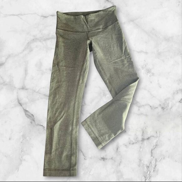 Lululemon Size 4 Wunder Under - Picture 1 of 5